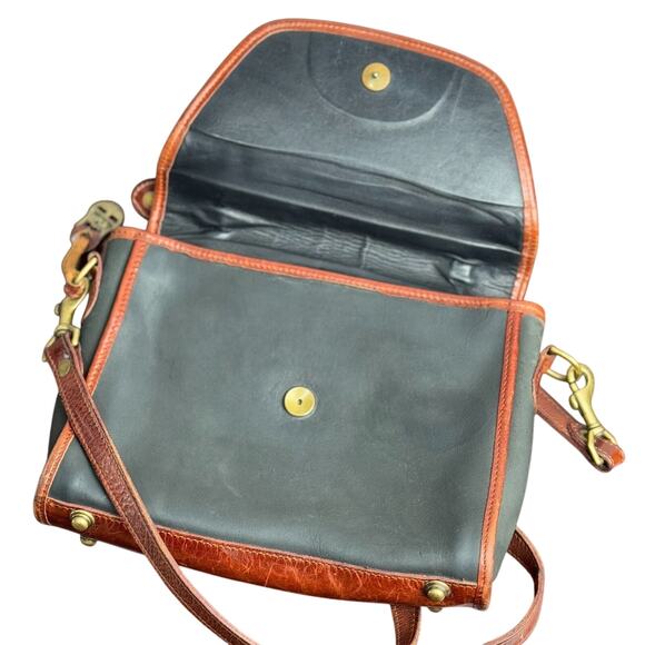 Women's Vintage Timberland Black & Brown Leather Crossbody Messenger Bag Purse - Picture 11 of 12